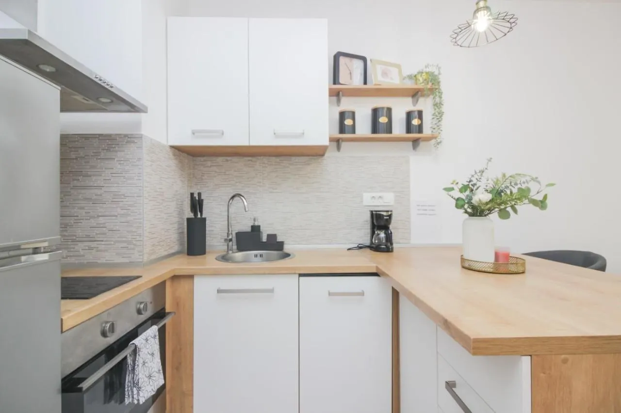 Lägenhet Apartman Tesla Zadar
